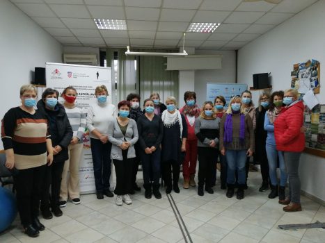 Na fotografiji se nalazi skupina žena - djelatnica u sklopu projekta "Zaželi"