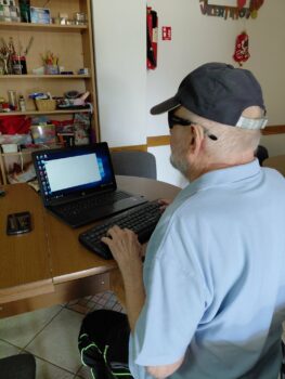 Obuka za rad na govornom telefonu i računalu
